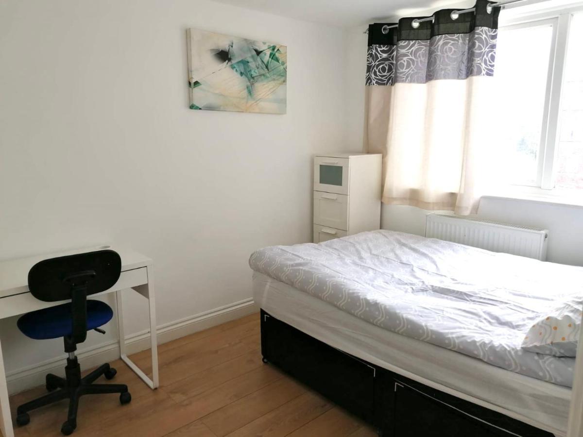 6 Bed House 3 Bathrooms Good Transport Links To London, Free Parking Экстерьер фото